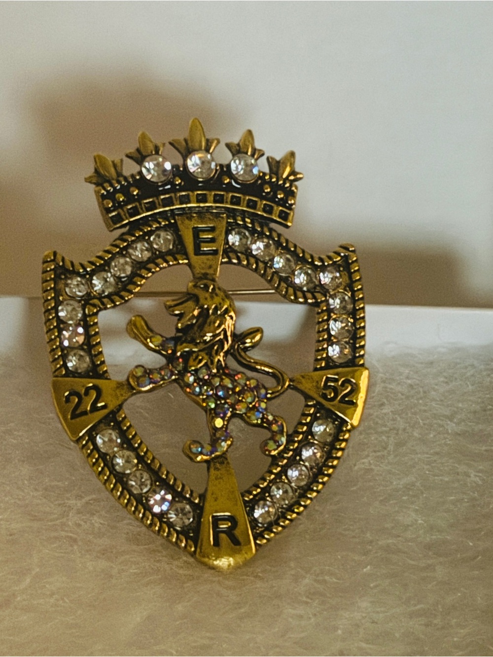 Gold Tone Rhinestone Lion Crest Pin